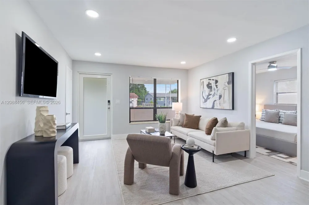 6405 Dawson St Hollywood, FL 33023