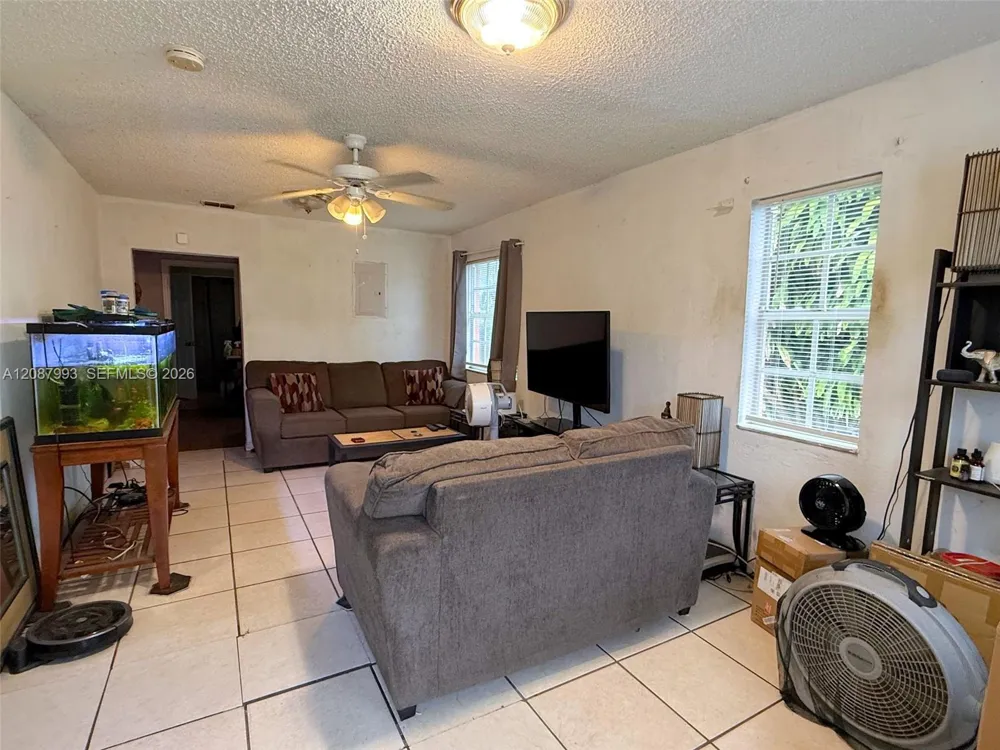 2118 NW 83rd St Miami, FL 33147