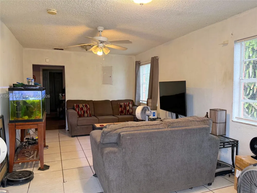 2118 NW 83rd St Miami, FL 33147