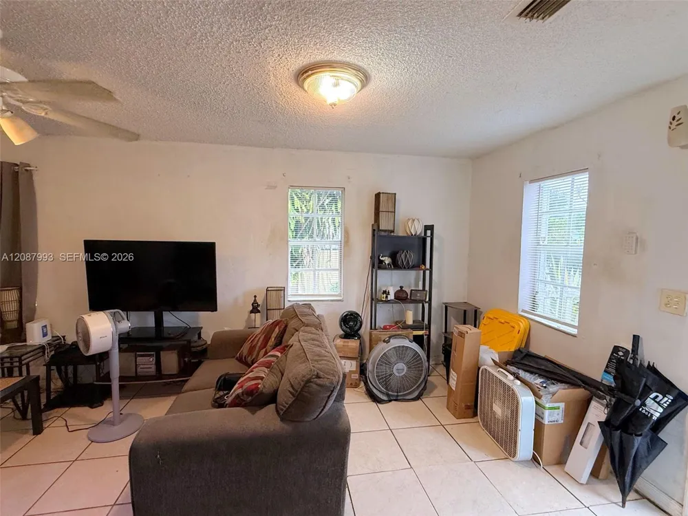2118 NW 83rd St Miami, FL 33147