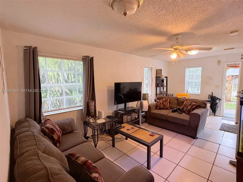 2118 NW 83rd St Miami, FL 33147