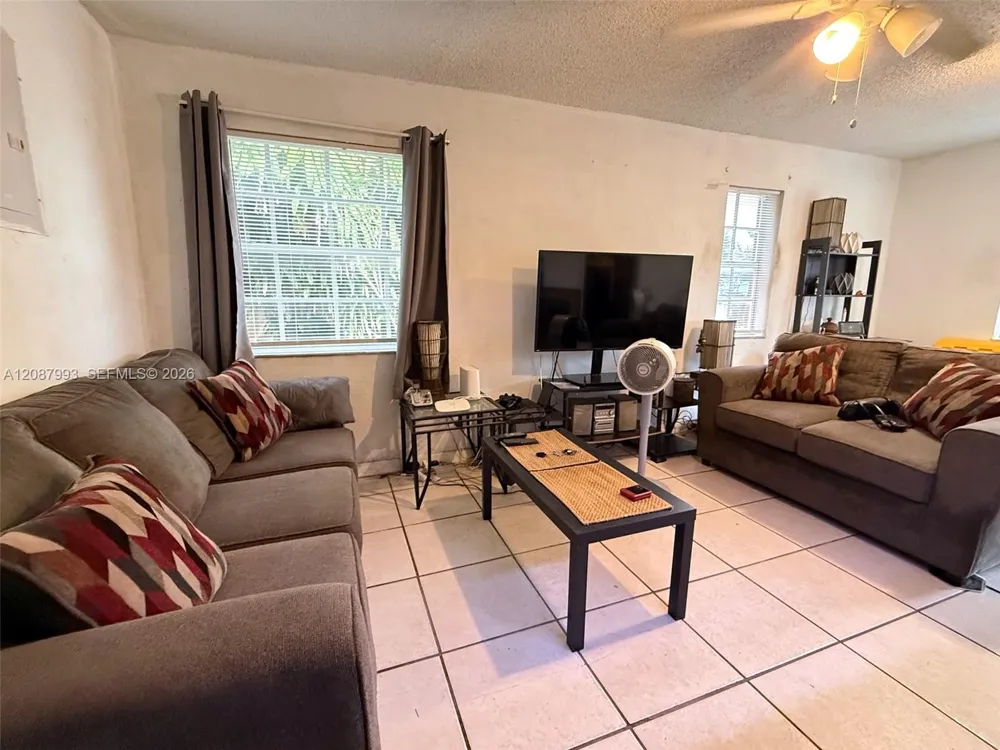 2118 NW 83rd St Miami, FL 33147
