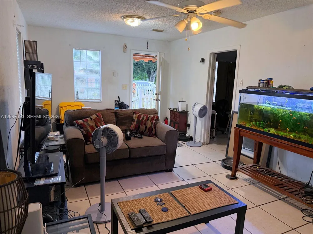 2118 NW 83rd St Miami, FL 33147
