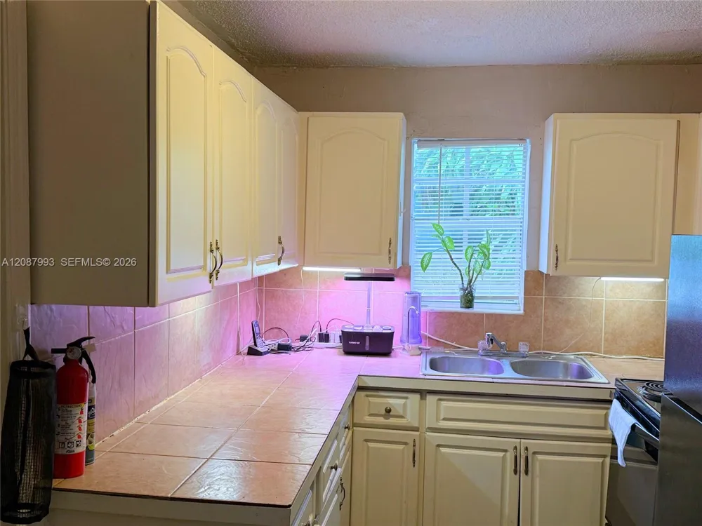 2118 NW 83rd St Miami, FL 33147