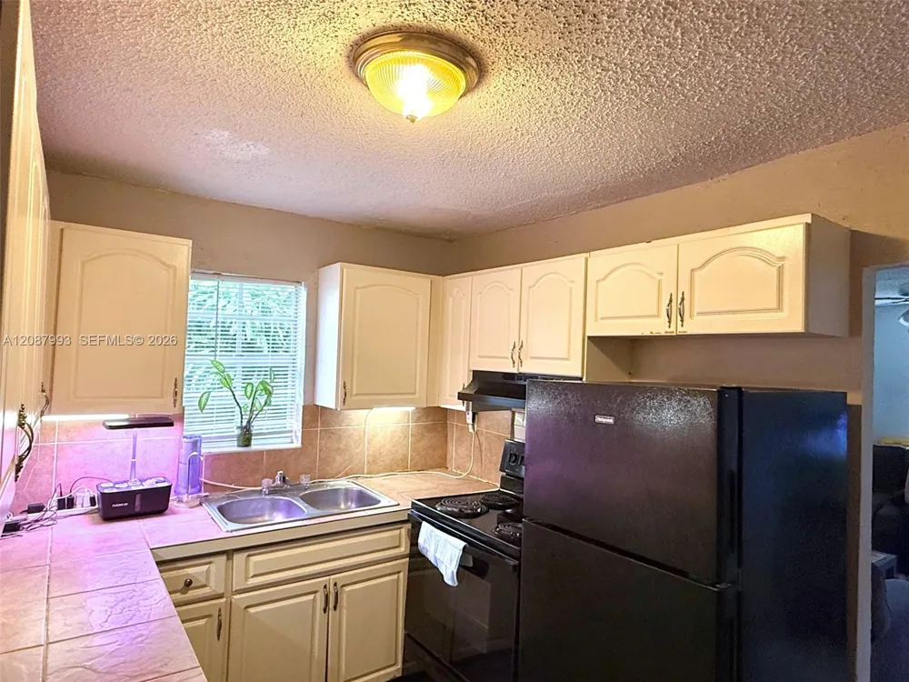 2118 NW 83rd St Miami, FL 33147