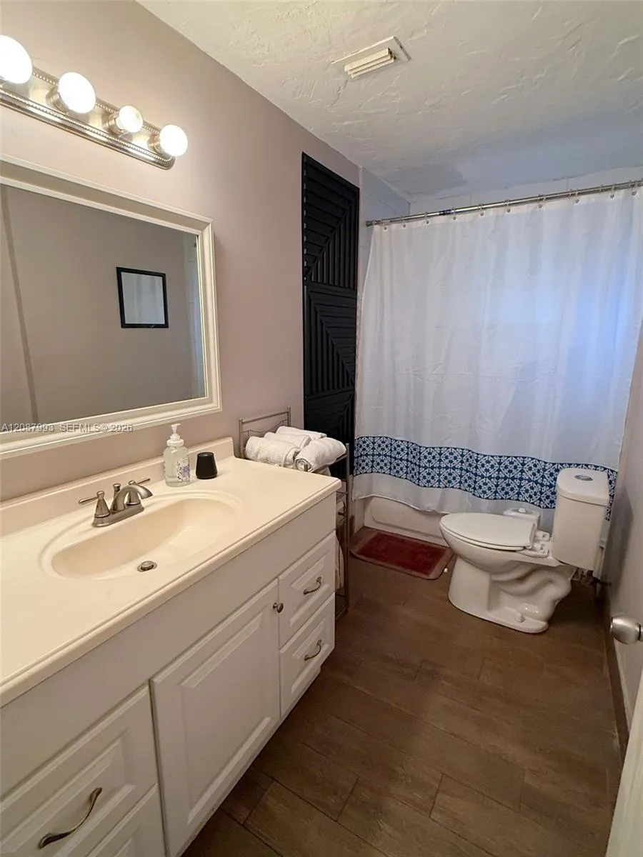 2118 NW 83rd St Miami, FL 33147