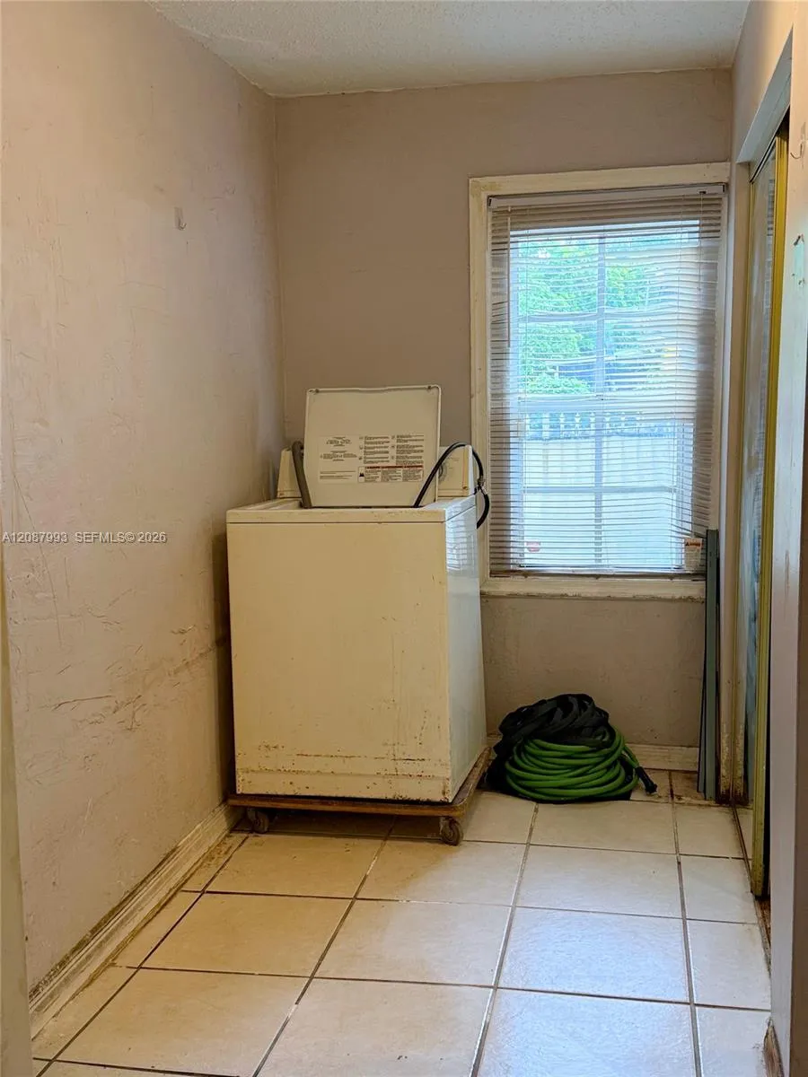 2118 NW 83rd St Miami, FL 33147