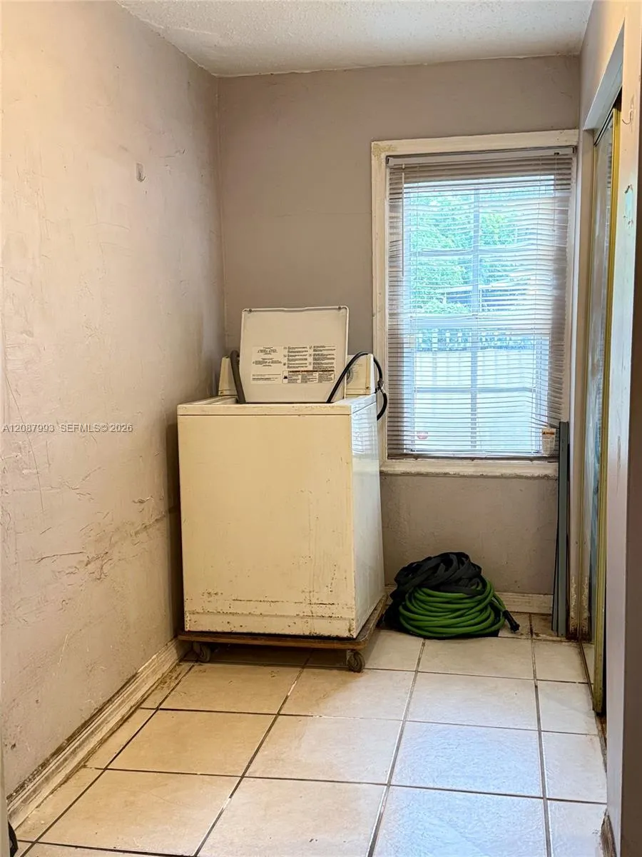 2118 NW 83rd St Miami, FL 33147