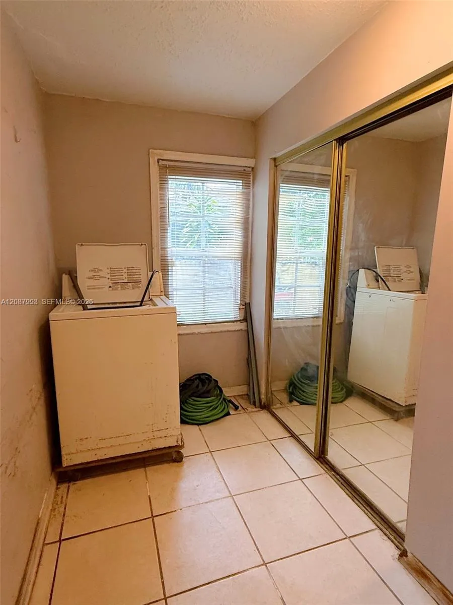 2118 NW 83rd St Miami, FL 33147