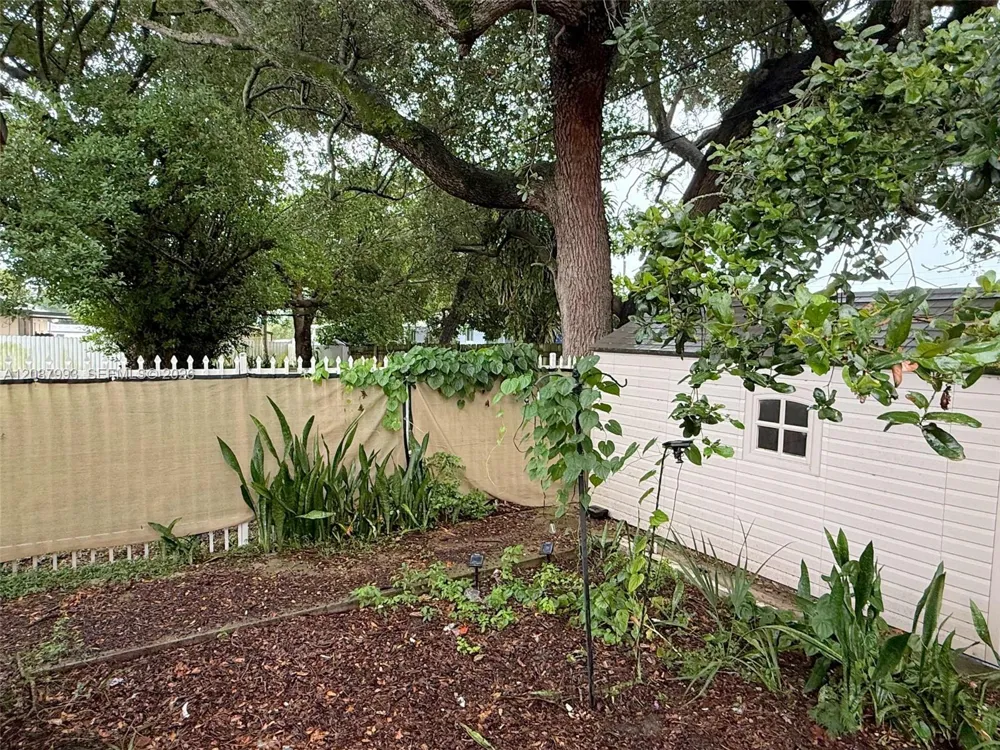 2118 NW 83rd St Miami, FL 33147