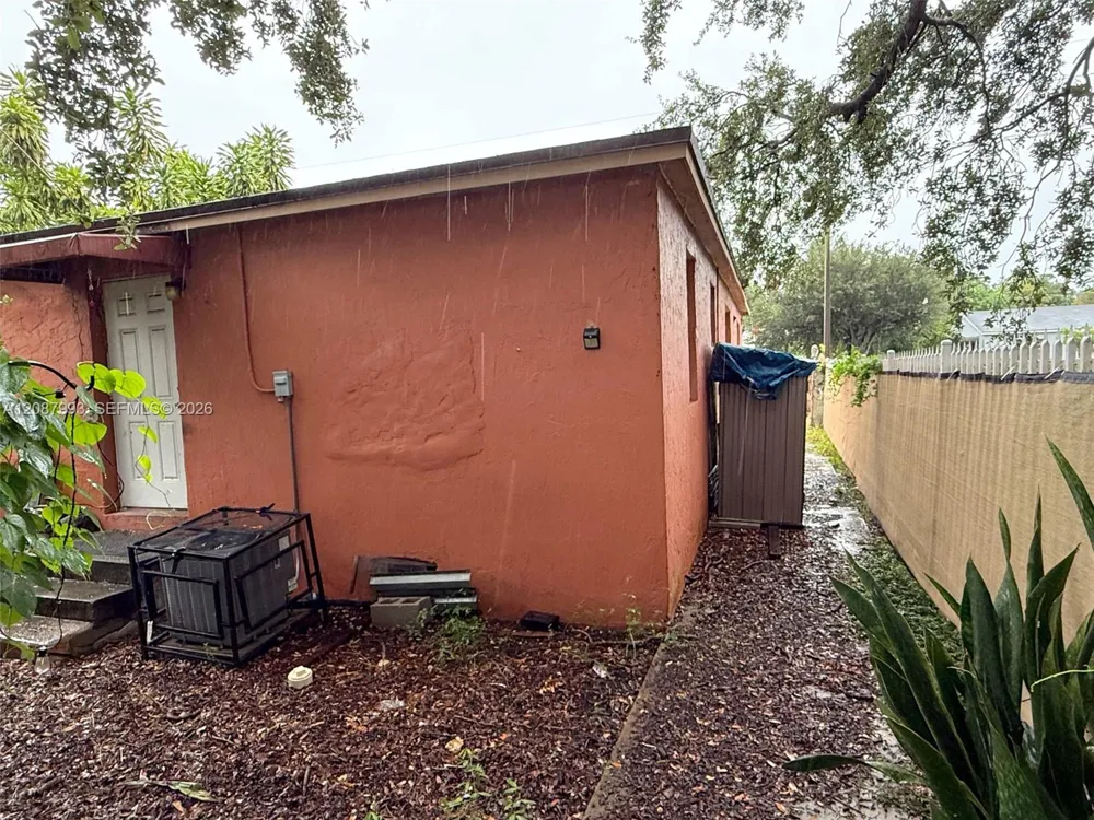2118 NW 83rd St Miami, FL 33147