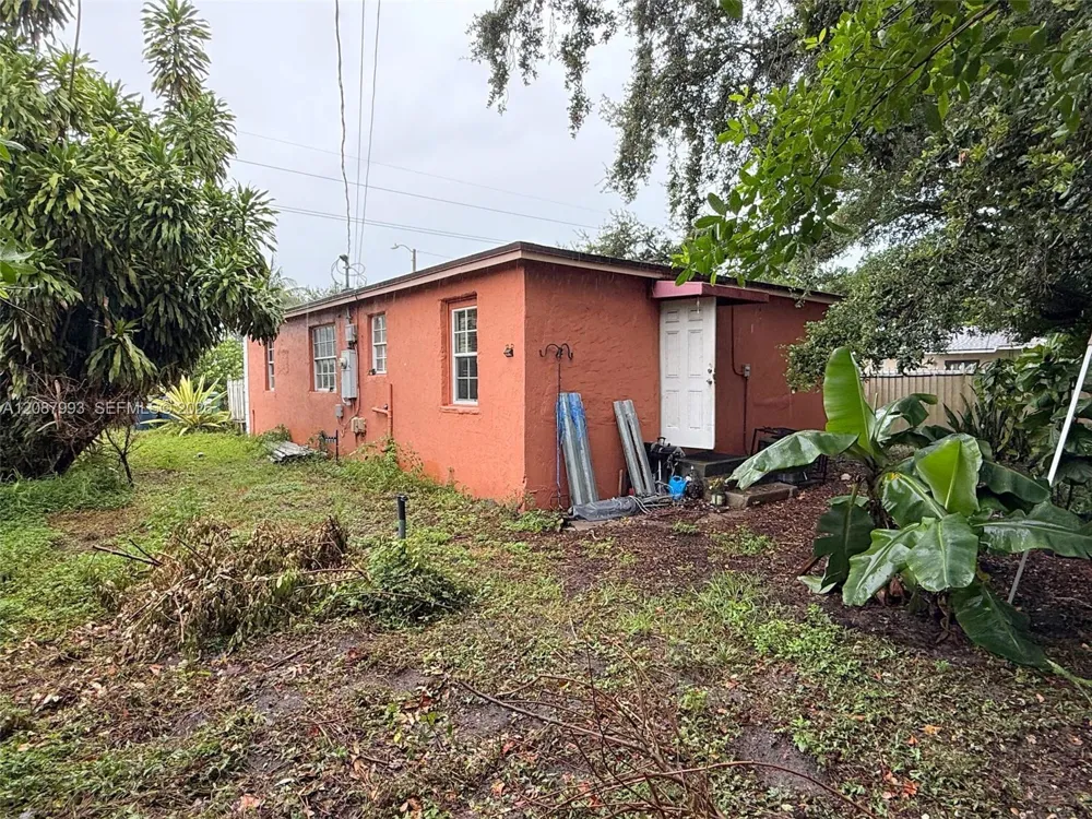 2118 NW 83rd St Miami, FL 33147