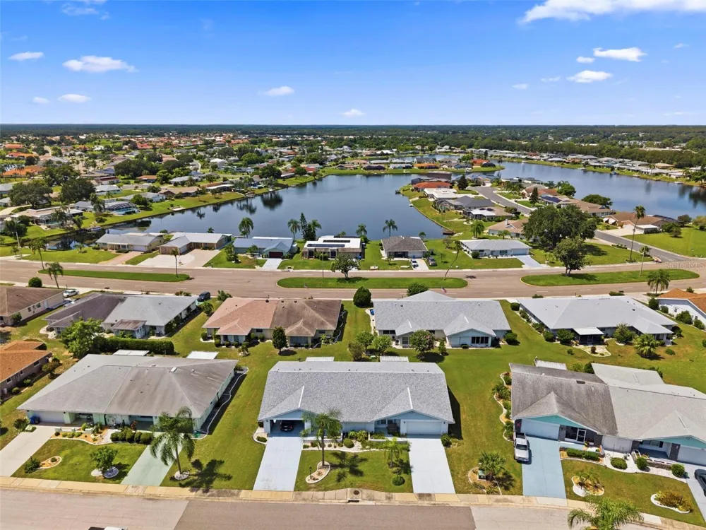 309 GREEN MANOR DRIVE Sun City Center, FL 33573