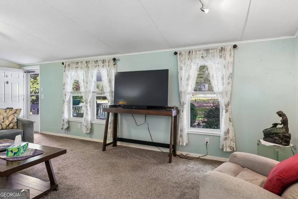 124 Edgewater DR Bloomingdale, GA 31302