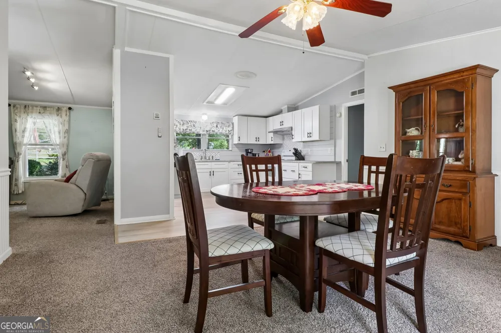 124 Edgewater DR Bloomingdale, GA 31302