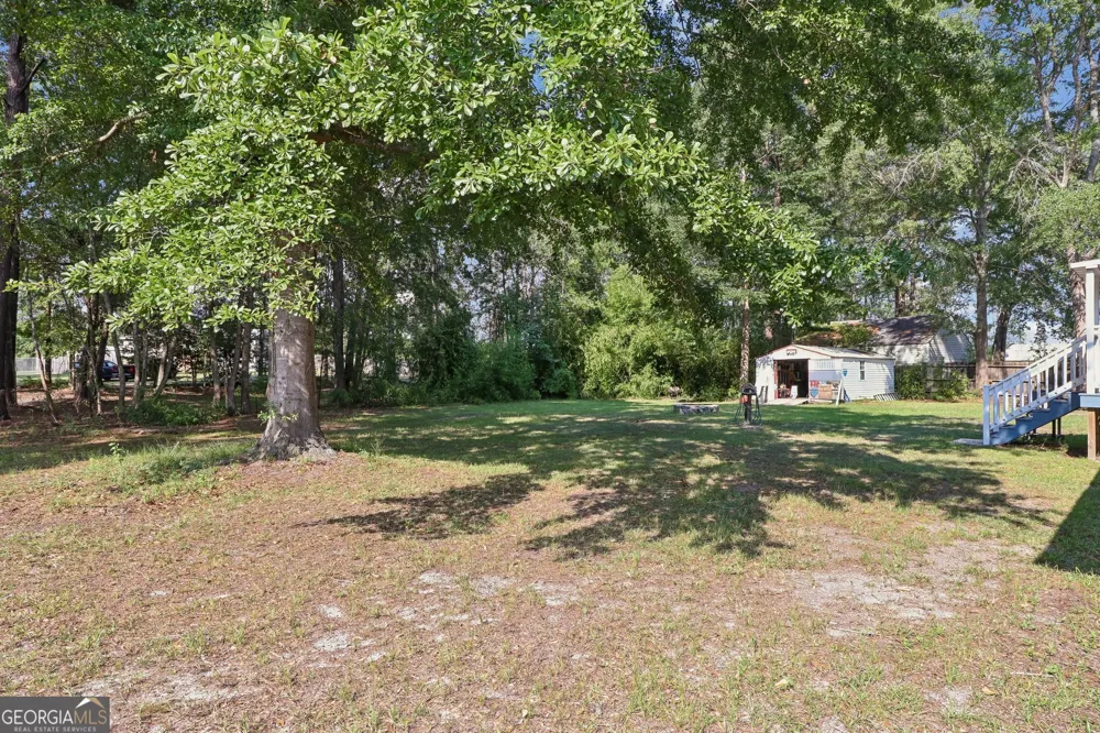 124 Edgewater DR Bloomingdale, GA 31302