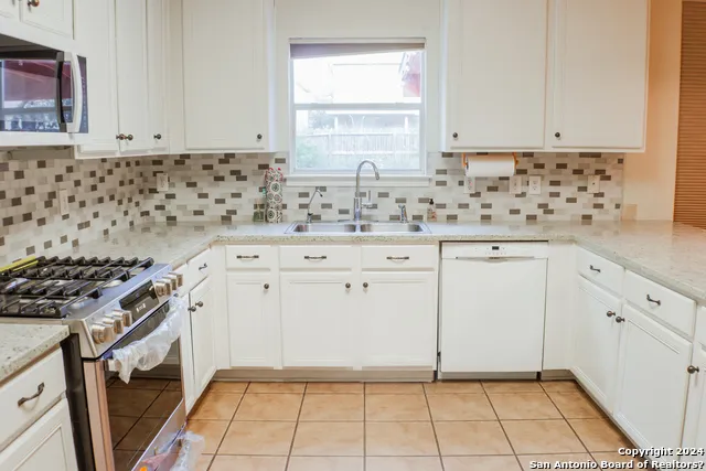 13707 RIVERBANK PASS Helotes, TX 78023