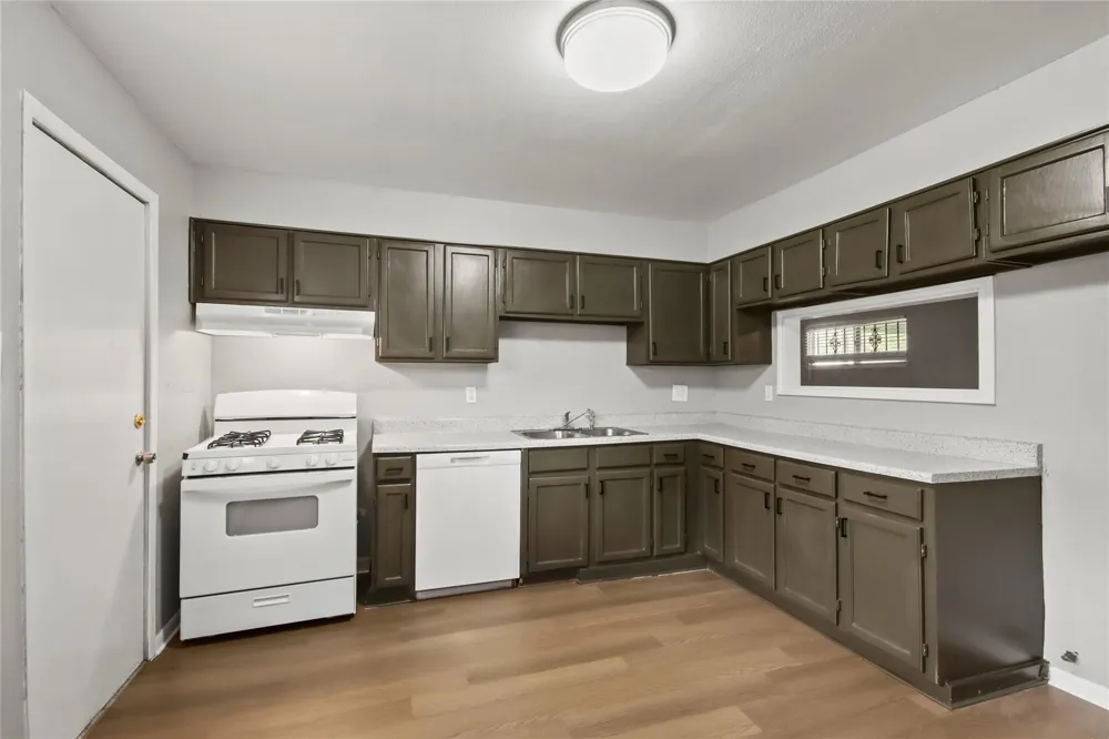 7306 Parker Road Houston, TX 77016