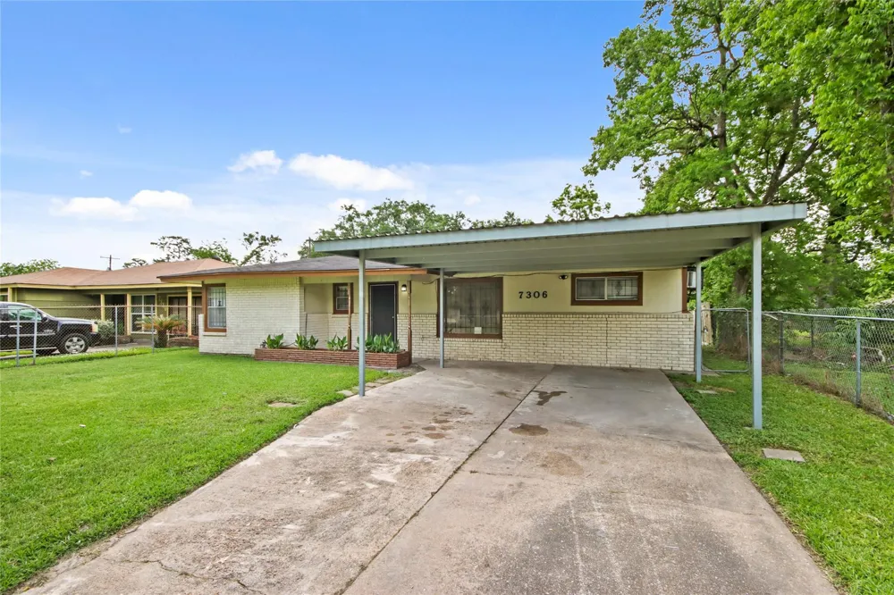7306 Parker Road Houston, TX 77016