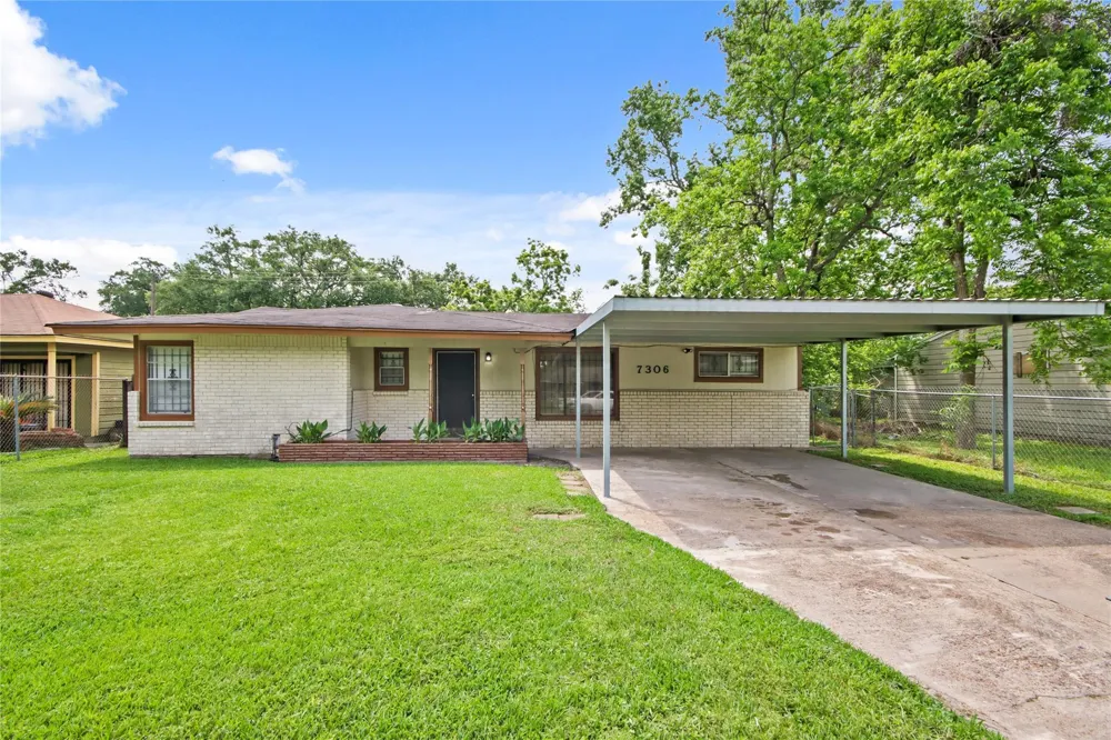 7306 Parker Road Houston, TX 77016