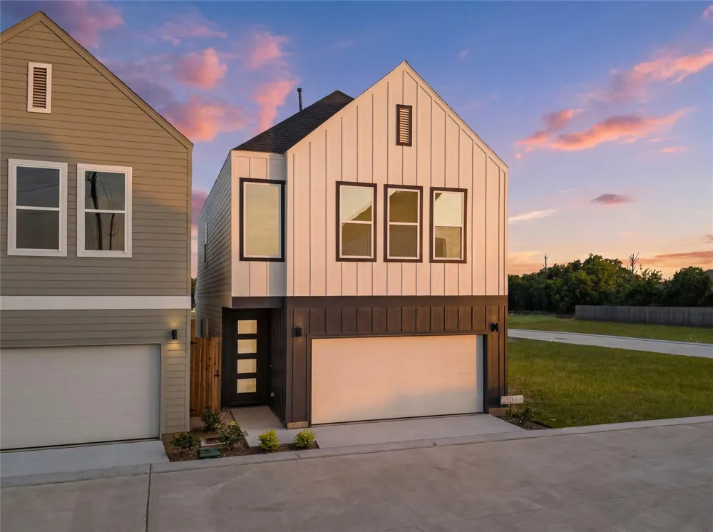 4011 Buffalo Moon Drive Houston, TX 77045