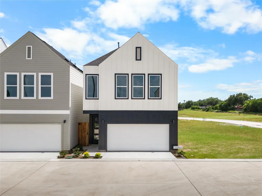 4011 Buffalo Moon Drive Houston, TX 77045