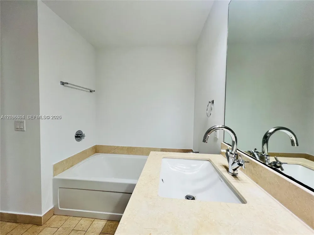 79 SW 12th St #2310-S Miami, FL 33130