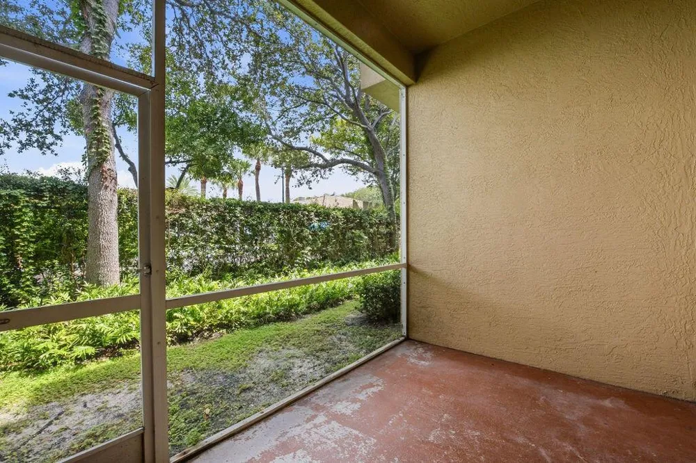 160 Village Boulevard #G Tequesta, FL 33469