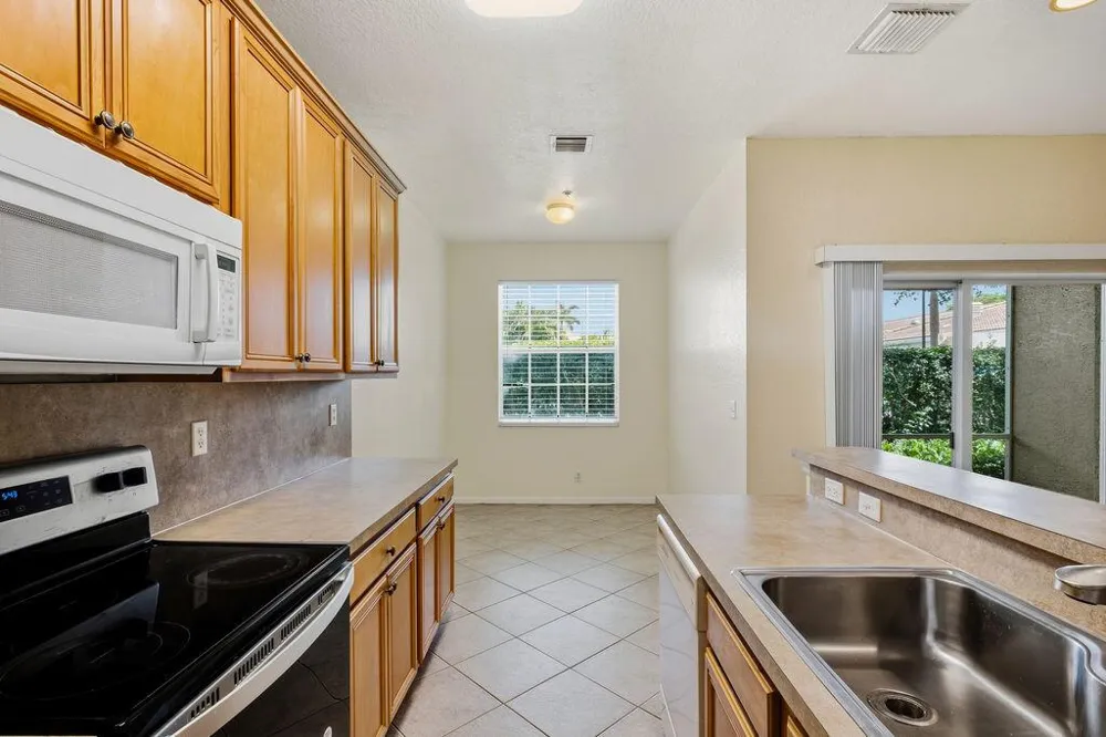 160 Village Boulevard #G Tequesta, FL 33469