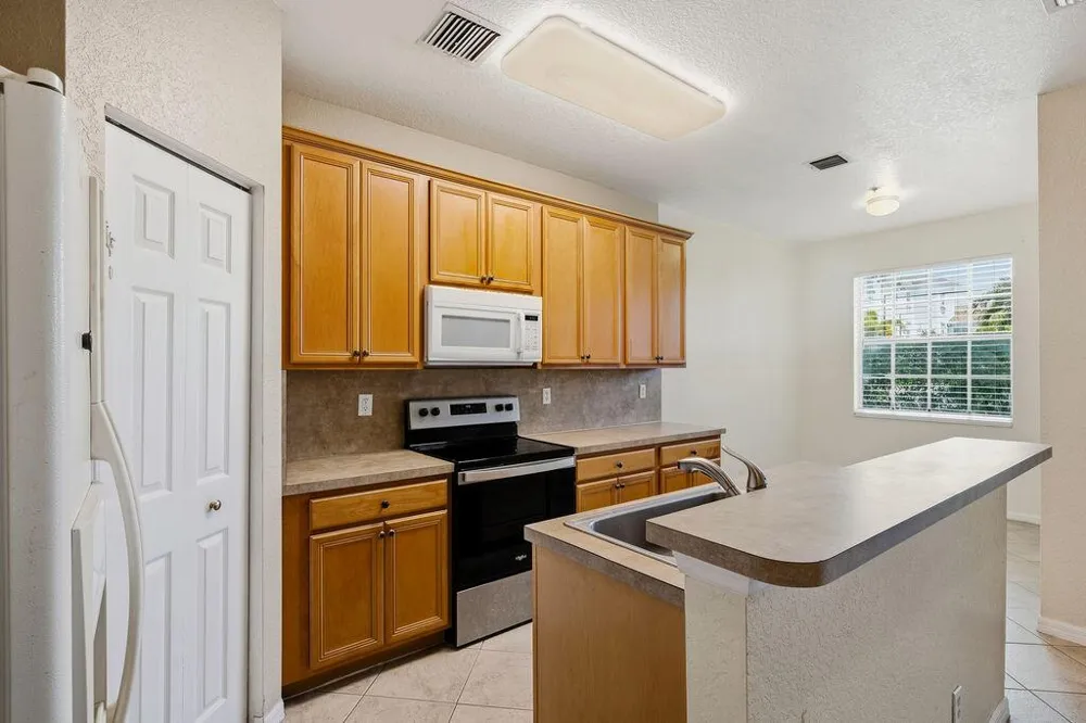 160 Village Boulevard #G Tequesta, FL 33469