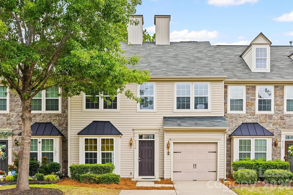 9736 Springholm Drive Charlotte, NC 28278