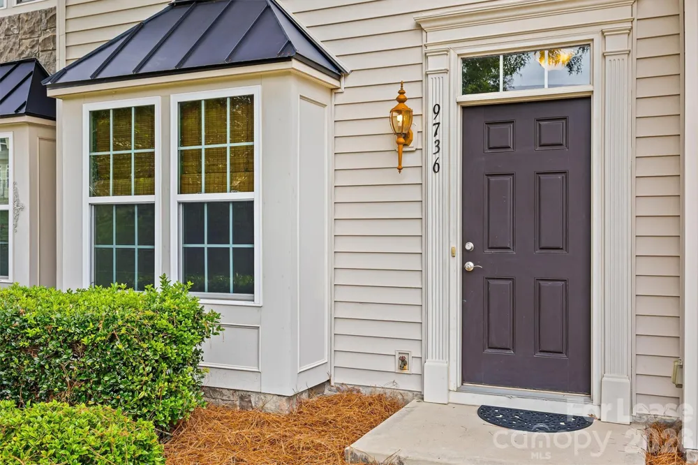 9736 Springholm Drive Charlotte, NC 28278