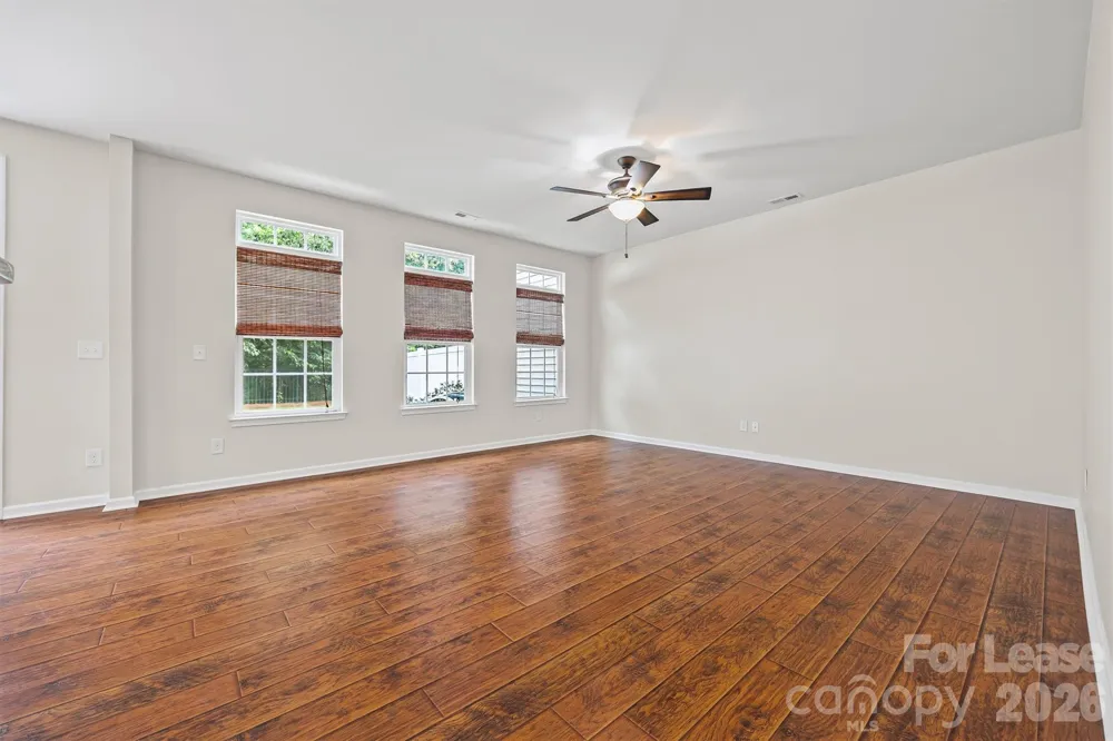 9736 Springholm Drive Charlotte, NC 28278