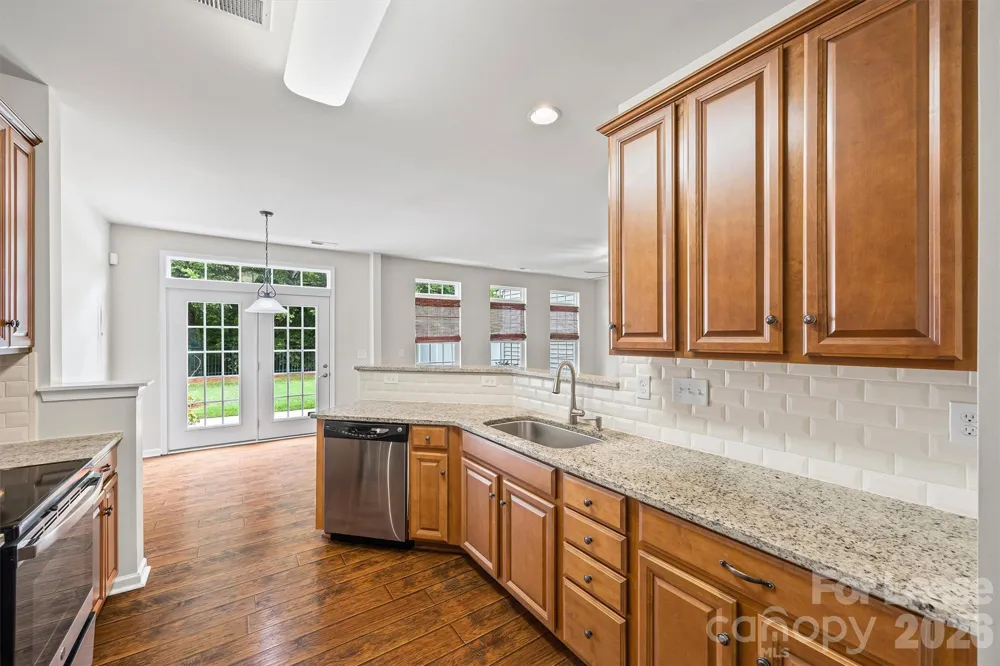 9736 Springholm Drive Charlotte, NC 28278
