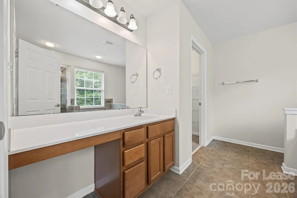 9736 Springholm Drive Charlotte, NC 28278