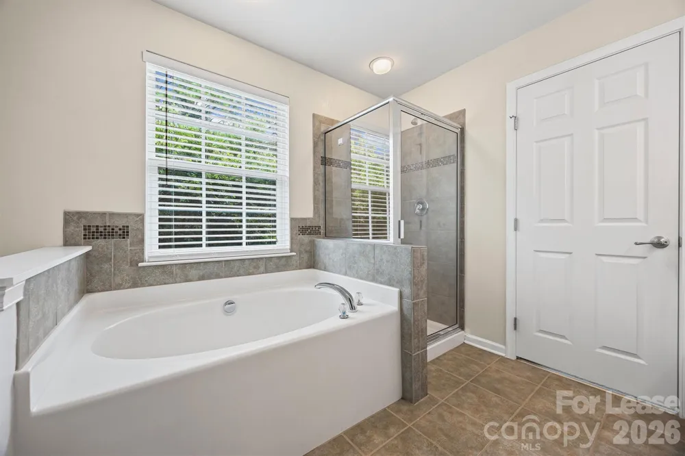 9736 Springholm Drive Charlotte, NC 28278