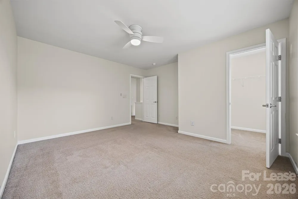 9736 Springholm Drive Charlotte, NC 28278