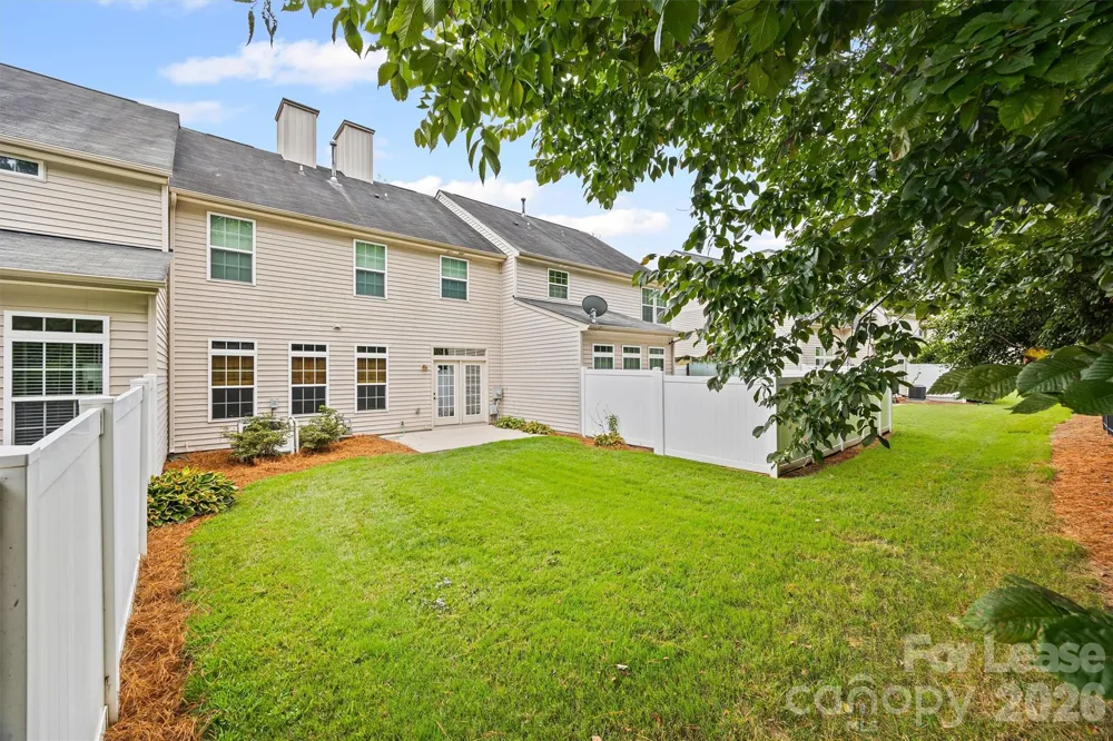 9736 Springholm Drive Charlotte, NC 28278