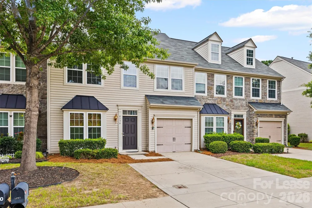 9736 Springholm Drive Charlotte, NC 28278