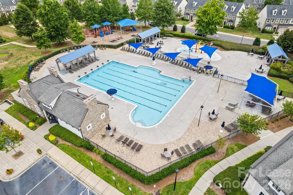 9736 Springholm Drive Charlotte, NC 28278