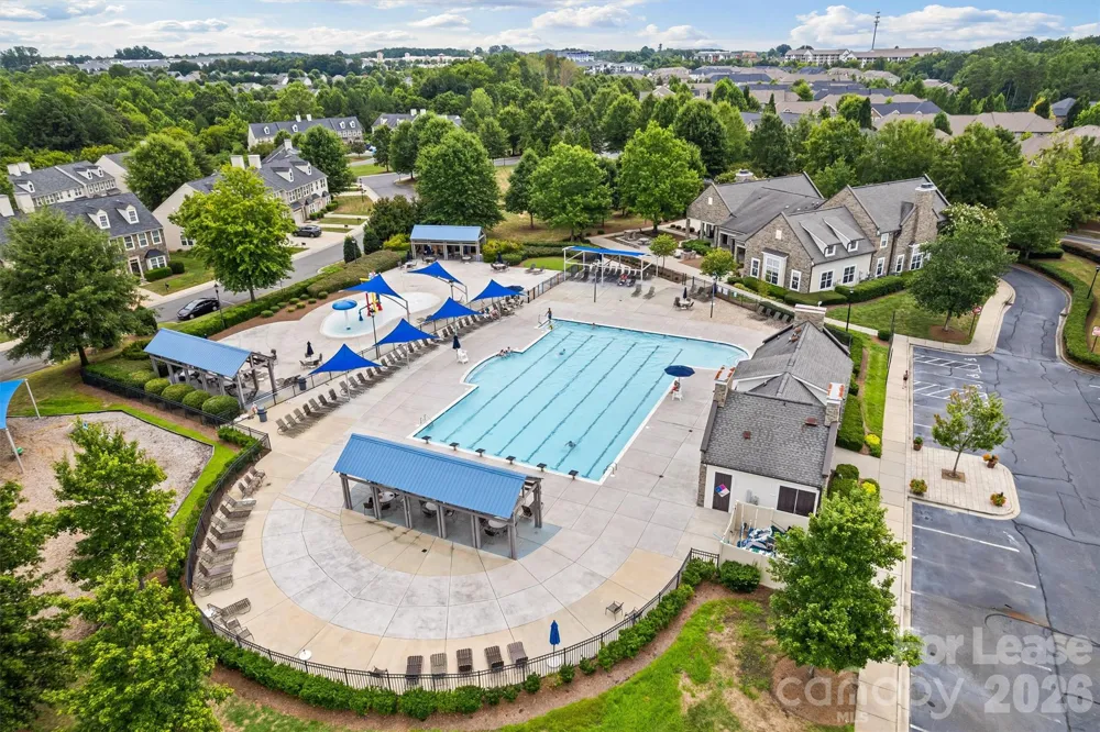 9736 Springholm Drive Charlotte, NC 28278