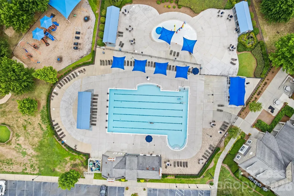 9736 Springholm Drive Charlotte, NC 28278