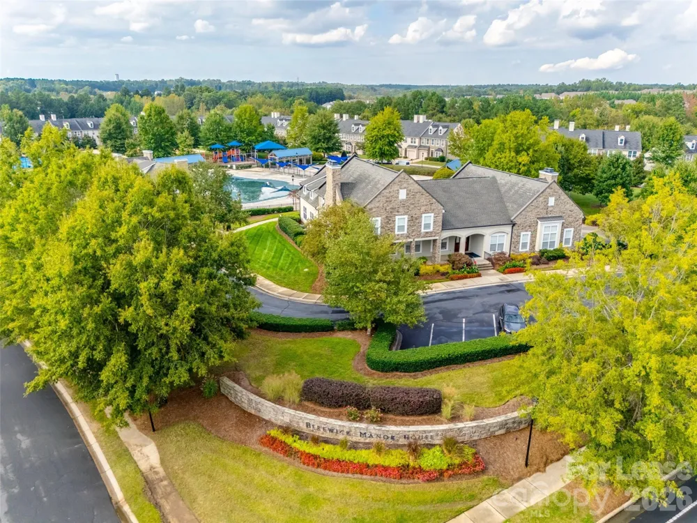 9736 Springholm Drive Charlotte, NC 28278