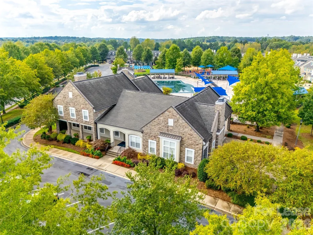 9736 Springholm Drive Charlotte, NC 28278