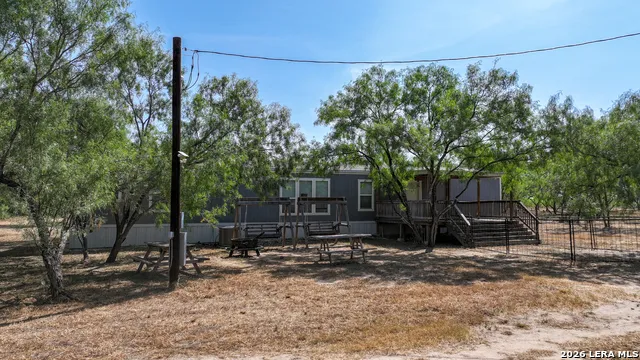 2822 TOMBLIN RD Bigfoot, TX 78005
