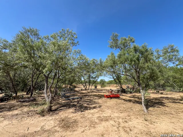 2822 TOMBLIN RD Bigfoot, TX 78005