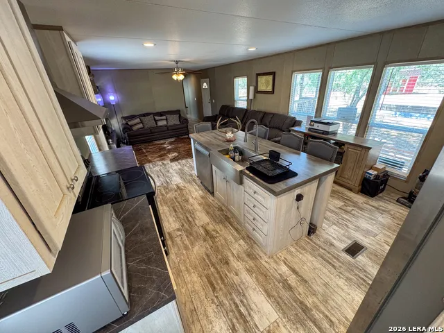 2822 TOMBLIN RD Bigfoot, TX 78005