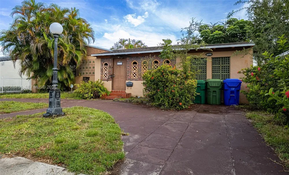 4070 NW 6th St Miami, FL 33126