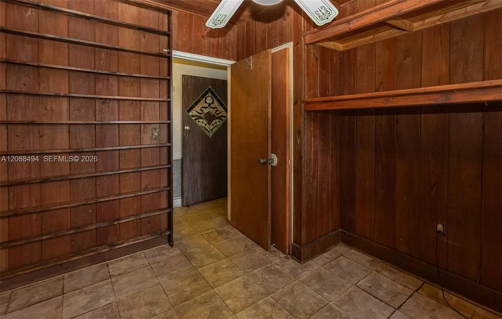 4070 NW 6th St Miami, FL 33126