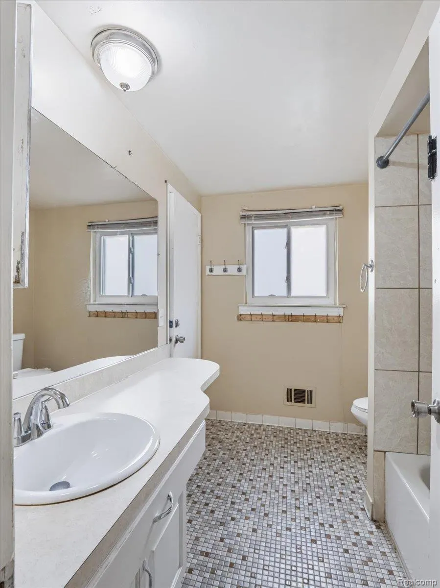 4146 Augustine Drive Sterling Heights City, MI 48310